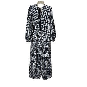 NWT BOOHOO Woman's Black & White Tall  Plus Geo Plunge Maxi Dress Size 14